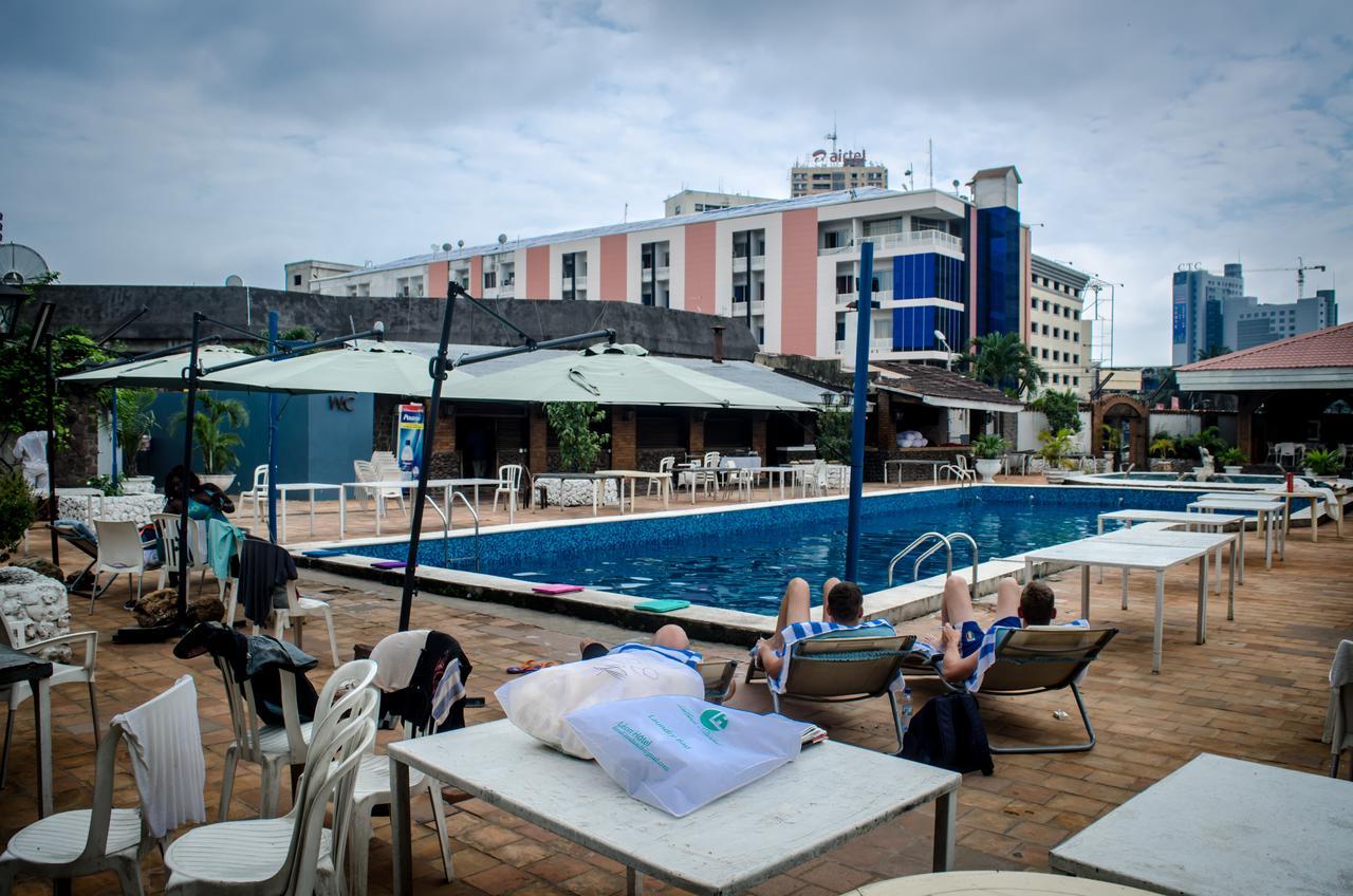 Leon Hotel Киншаса Экстерьер фото