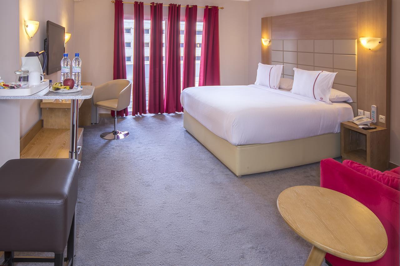 Leon Hotel Киншаса Экстерьер фото