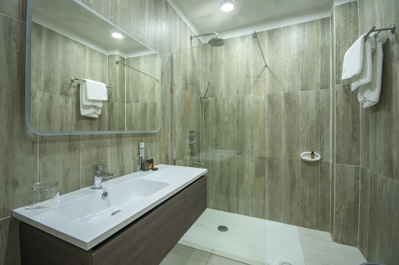 Leon Hotel Киншаса Экстерьер фото